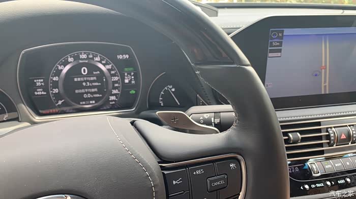 仪表盘传统,大屏清晰的还行.