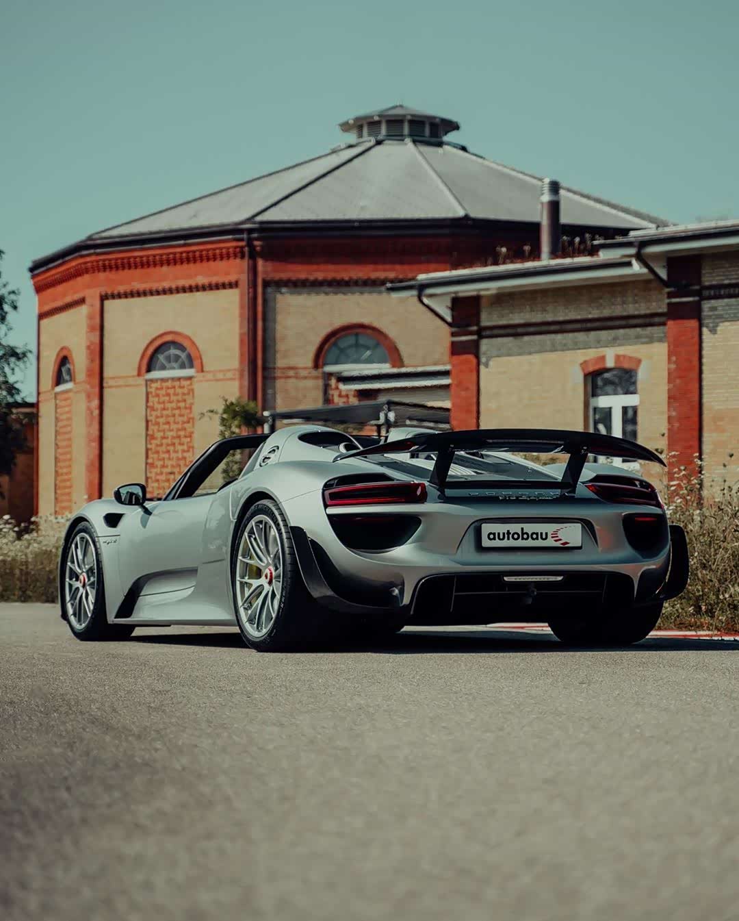 保时捷918 spyder哑光灰稳重而大气.