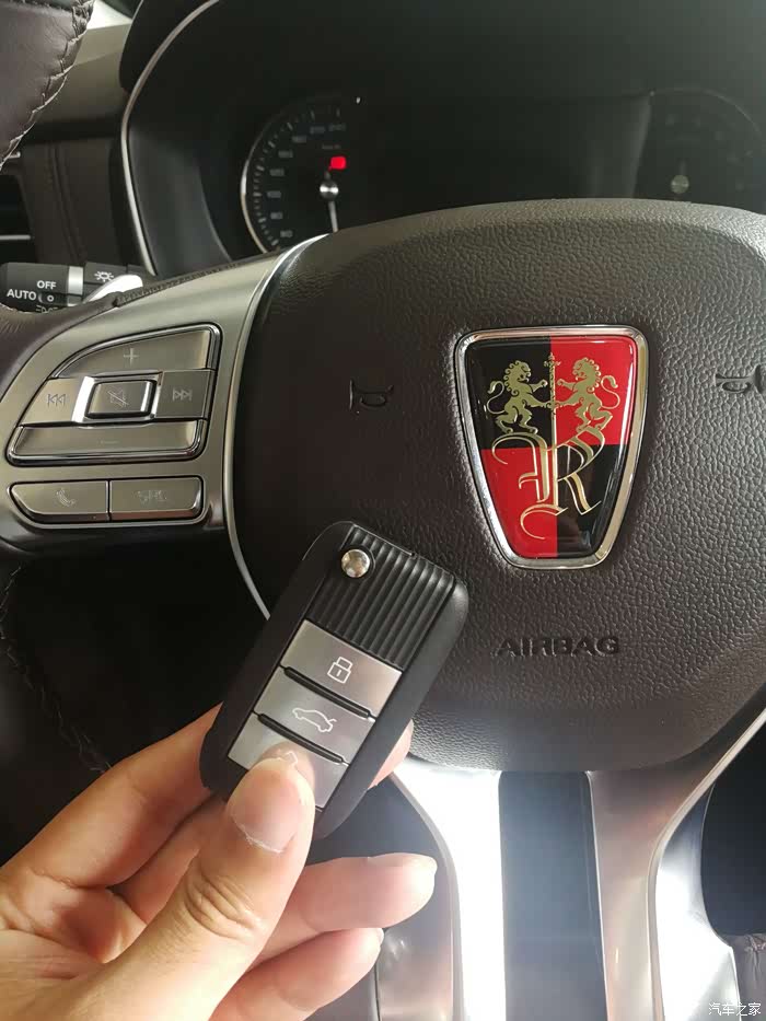 终于把你提回家,荣威大x8