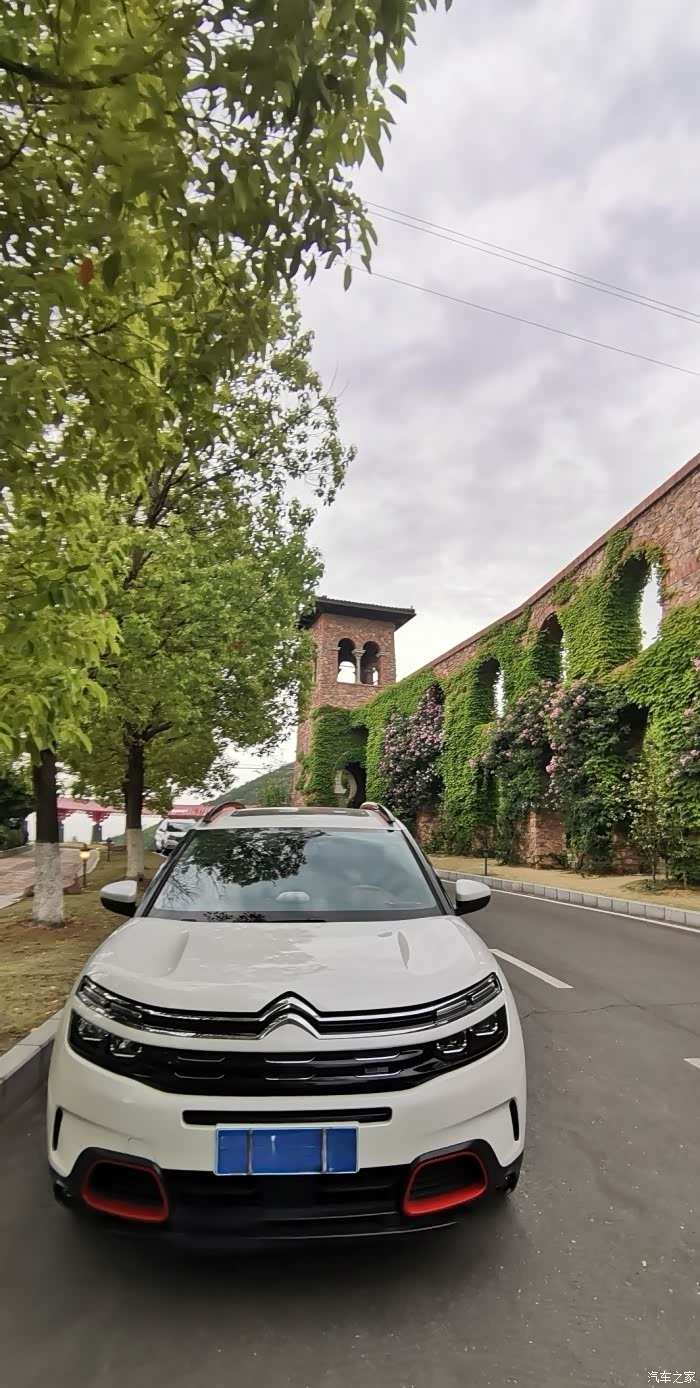 尝鲜三合汤夜逛不夜城自驾雪铁龙天逸c5逛夜幕下的龙韵村