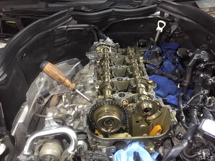 奔驰e200274发动机凸轮轴通病故障