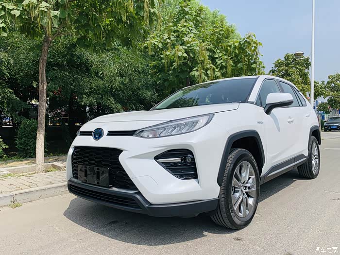 威兰达混动四驱豪华珍珠白提车作业