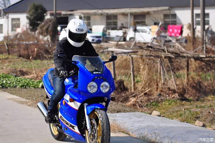 经典情怀车之铃木gsx250征服者济南轻骑铃木