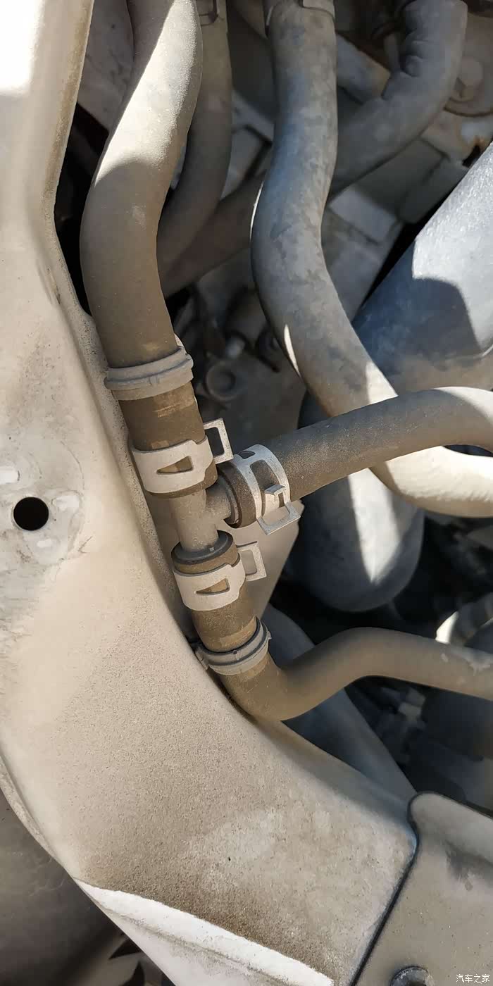 下班没事回家换水箱三通