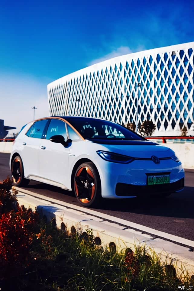 好可爱的白胖子