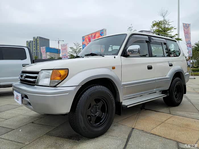 丰田普拉多j90,非常干净的感觉!