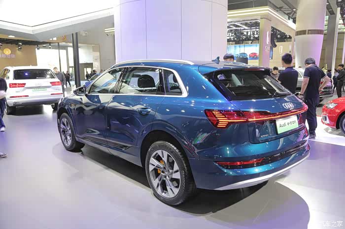 在传承中重塑奥迪首款豪华c级纯电suv奥迪etron