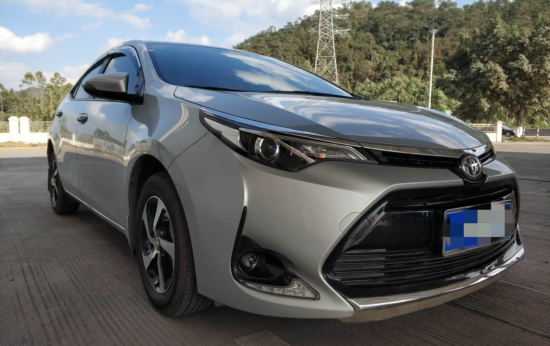 请教一个雷凌前雾灯问题.