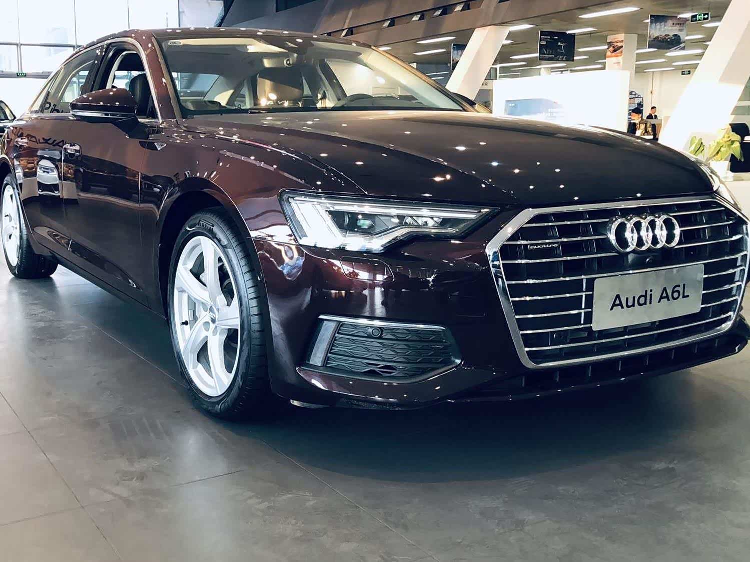 2019款奥迪a6l实拍,犀利的前脸造型,气场十足霸气侧漏!