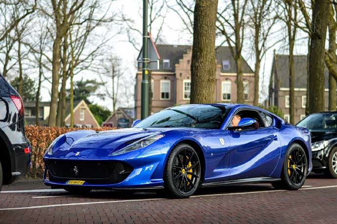 法拉利ferrari 812 superfast 最帅的蓝色