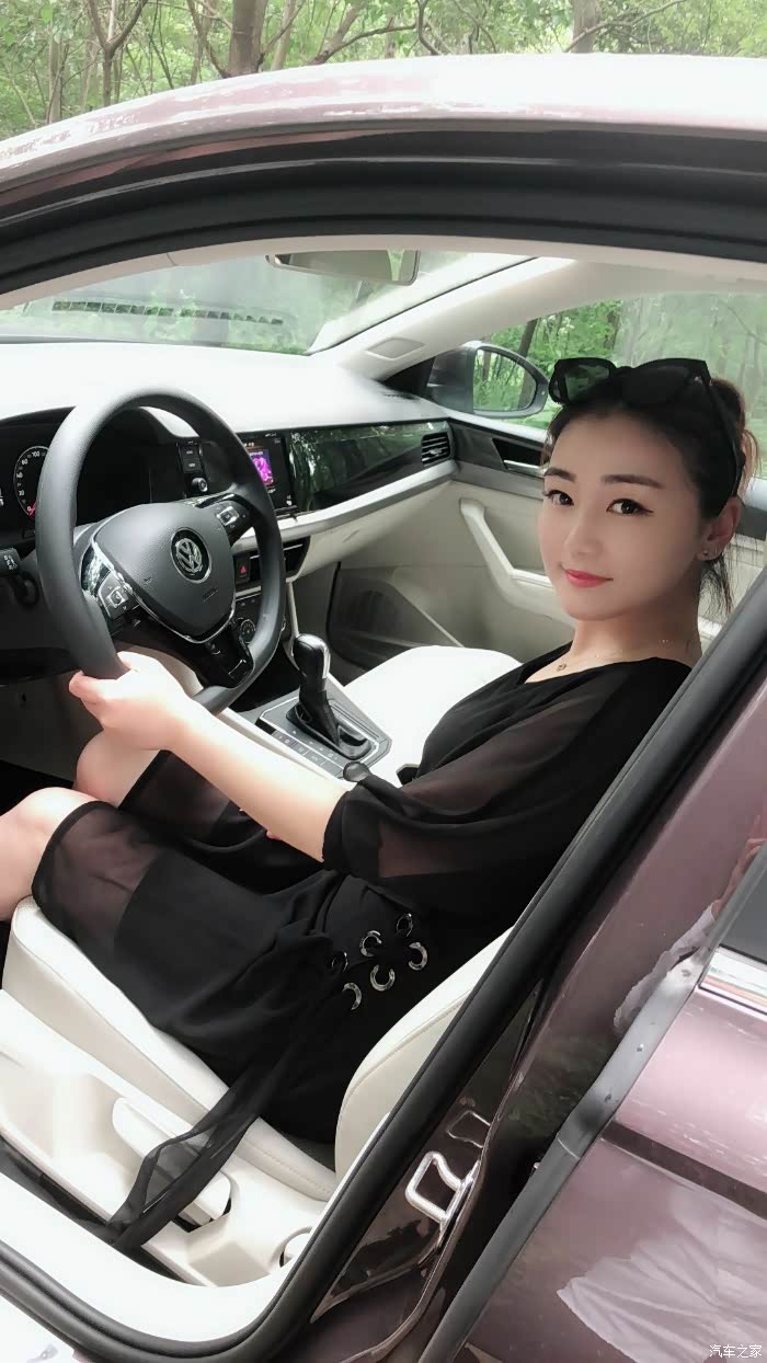 媳妇当车模朗逸plus提车小记