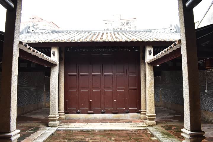 我与小七共赏翠松曾公祠