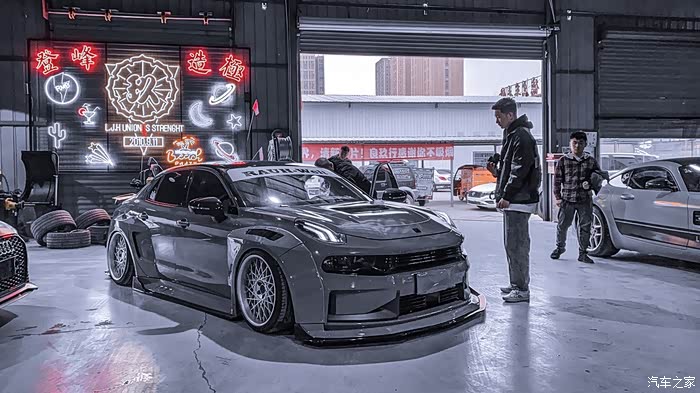 领克03改装宽体姿态