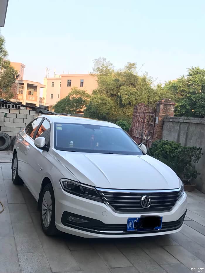 你们朗逸plus定的都是什么颜色?