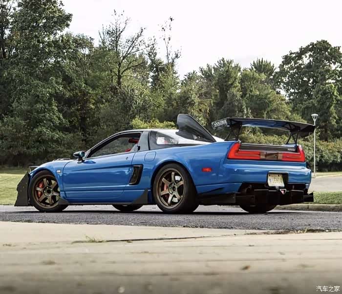 本田王nsx改装顶部进气有那么一丝f1的感觉