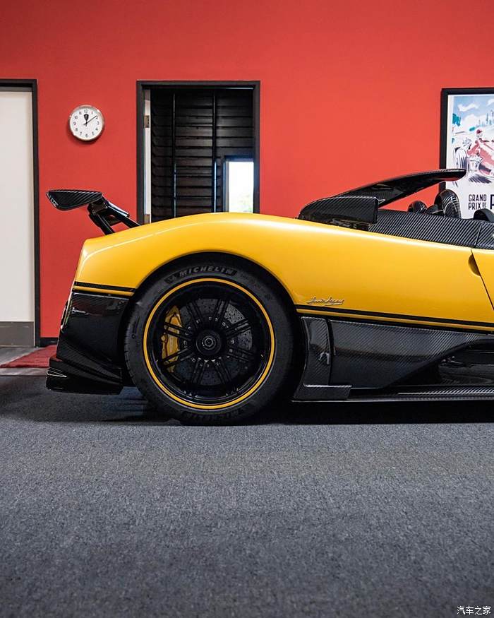 帕加尼zonda cinque roadster太奢華了.