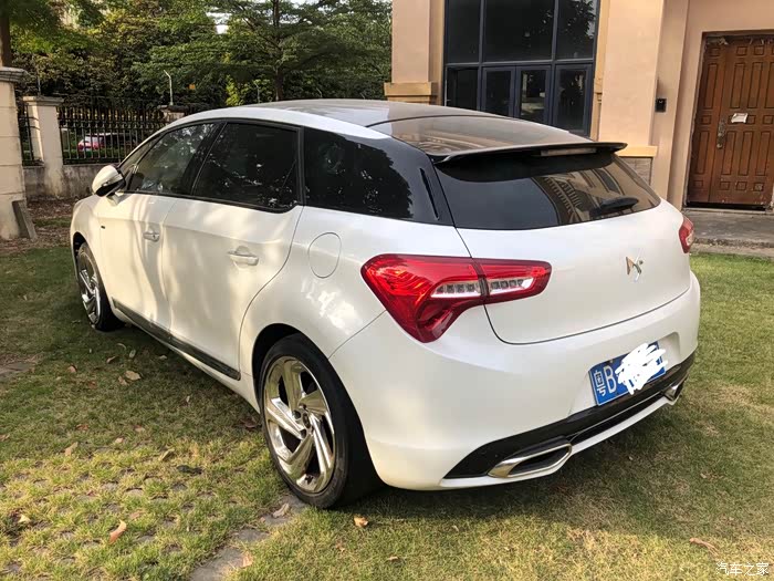 出深圳牌车况完美自家用白色ds5