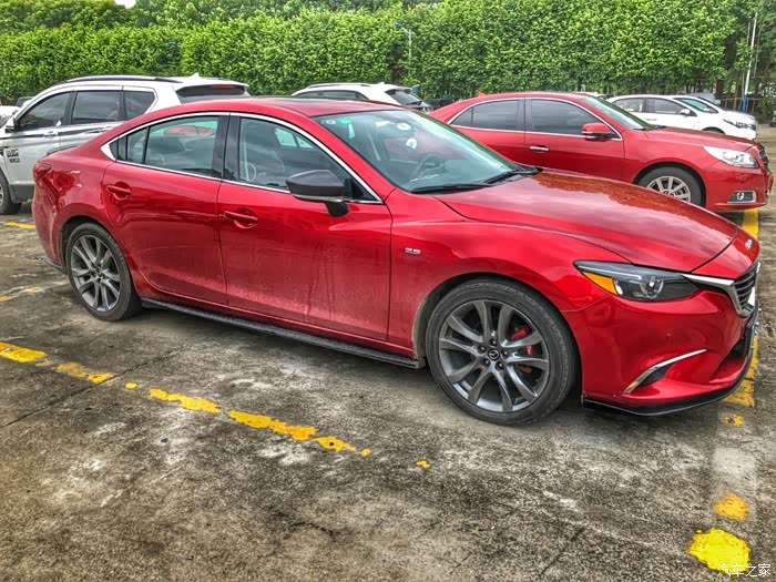 阿特兹有四驱?这车没有一气马自达标志,是不是进口货啊