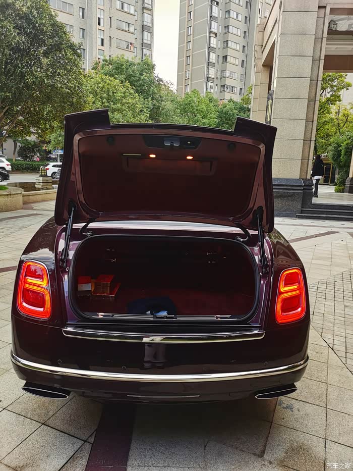 出个人19年4月份上牌长轴距版68t顶配宾利慕尚