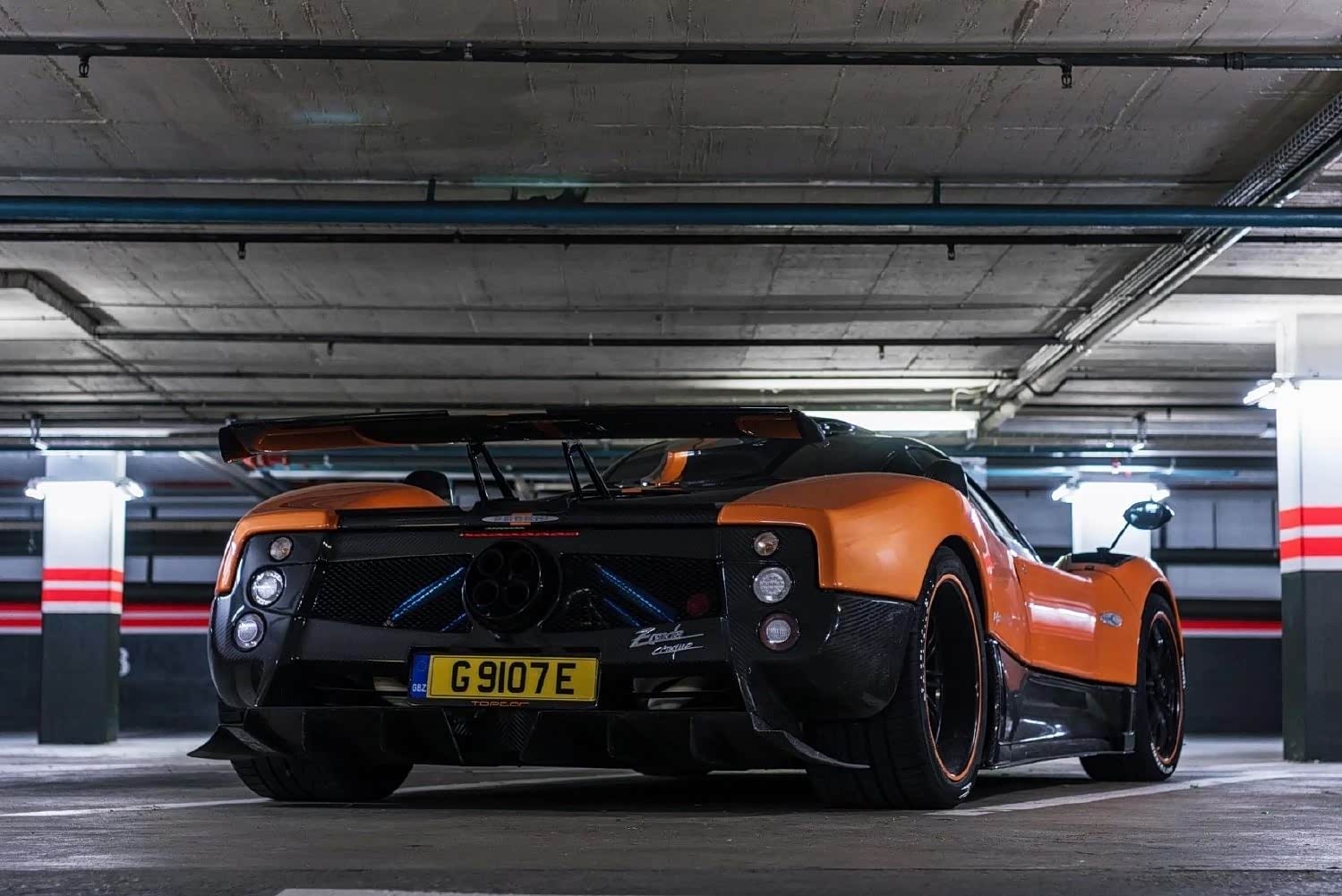 帕加尼最强的超级跑车之一.