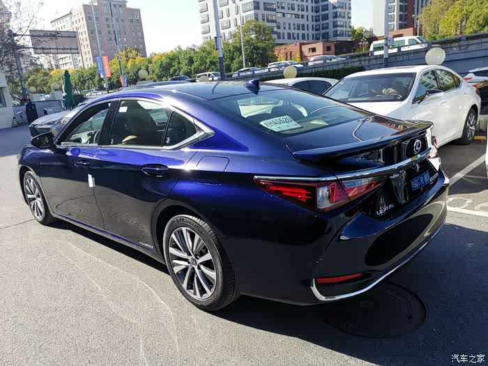 758 | 回复: 29 雷克萨斯es论坛 喜提es300h宝石蓝,尽显优雅豪华的