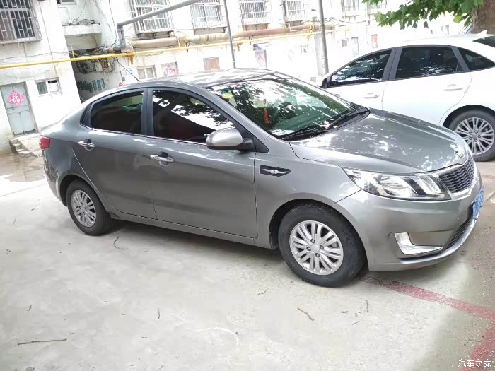 请问起亚牌yqz7142是k2的哪一年哪一款车?我一直搞不清