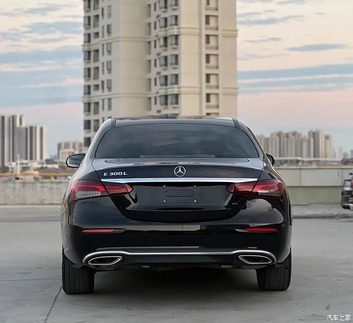 21年奔驰e300l豪华原版原漆