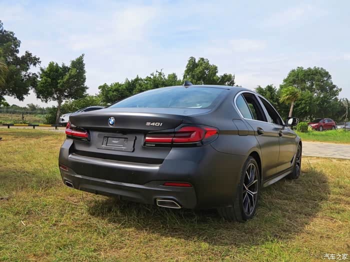 宝马540i 磨砂黑 提车作业