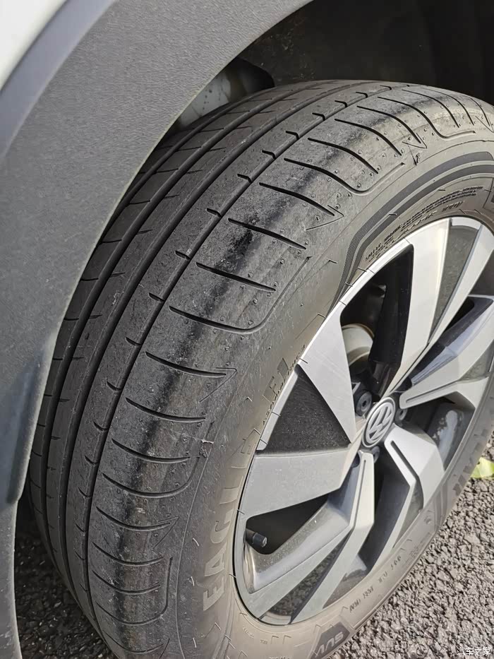 固特异轮胎抓地力不错,suv也能有好操控