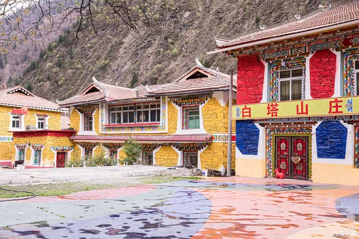 路虎发现带路去莲宝叶则探寻石头城堡的秘密