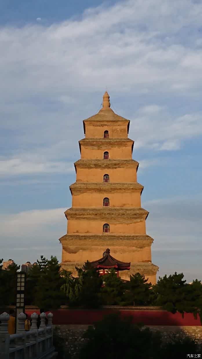 夕阳大雁塔,别有一番风味啊.