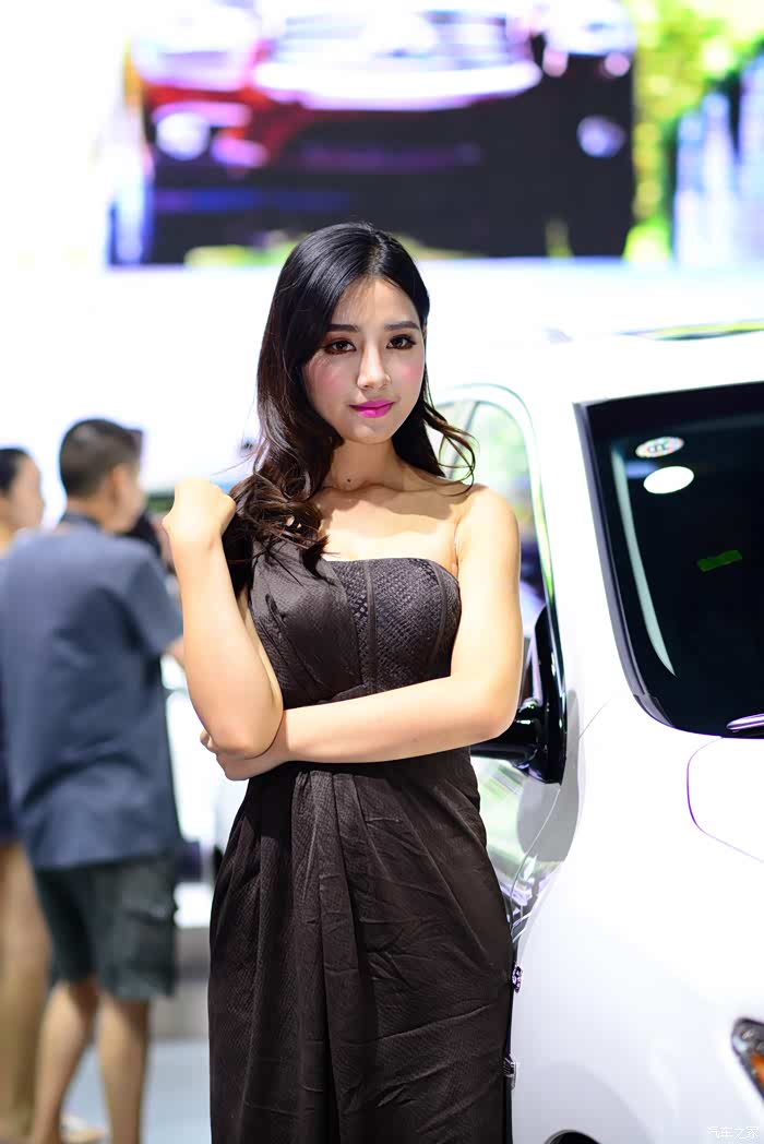 年底大冲刺迟到的分享上海车展美女车模很上头2