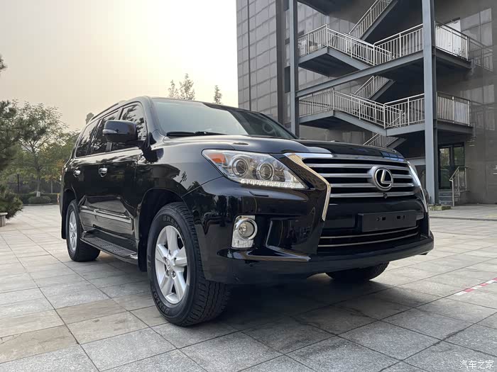 2013年雷克萨斯lx570壮志凌云极品