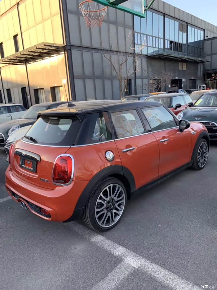 提车了minicoopers艺术家太阳橙