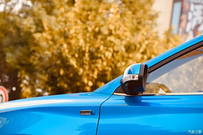 全新2020款zs为这个秋天增添一抹圣莫里茨蓝