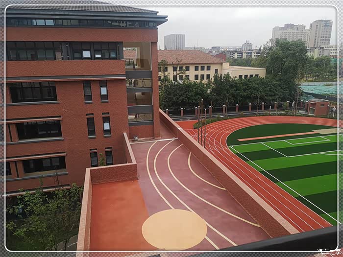飞扬成都市北站小学校新校建成