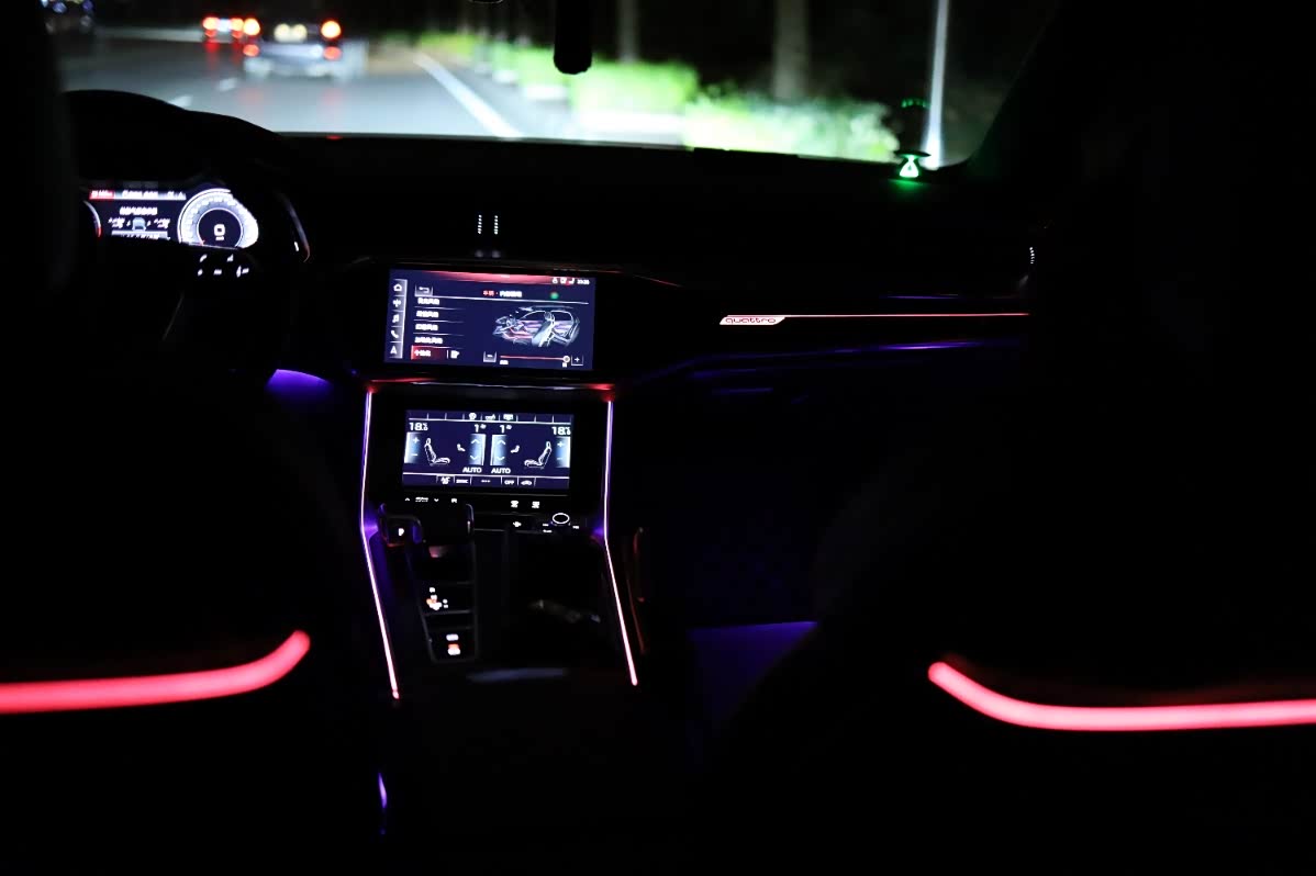 19款奥迪a6lc8最全的氛围灯移动小酒吧