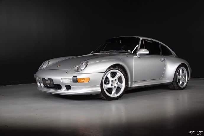 一台1997年保时捷911 c2s经典帅气.