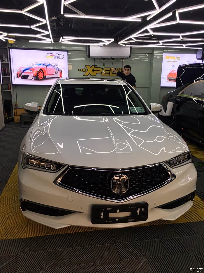 贴了xpel隐形车衣,看着挺亮的,就是价格不菲