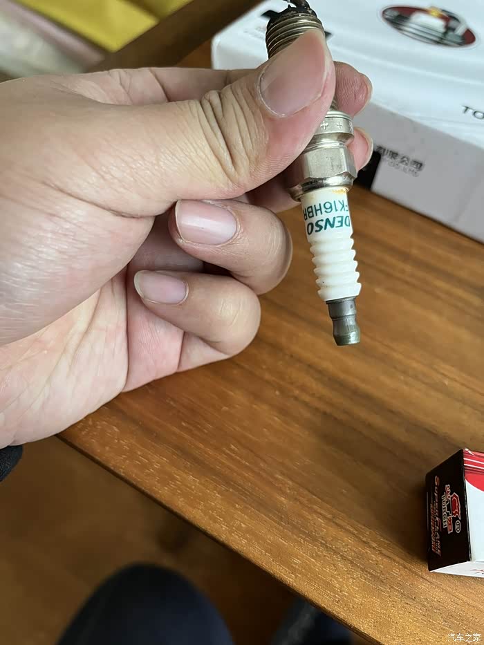原车91万公里电装火花塞状态