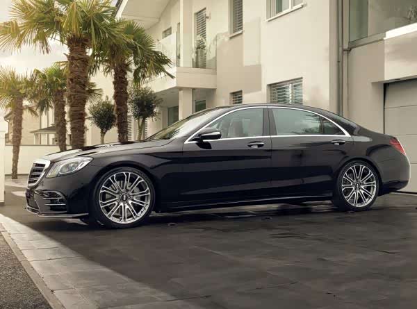 奔驰旗下的imsa s级,百公里加速5.8s,非常优秀