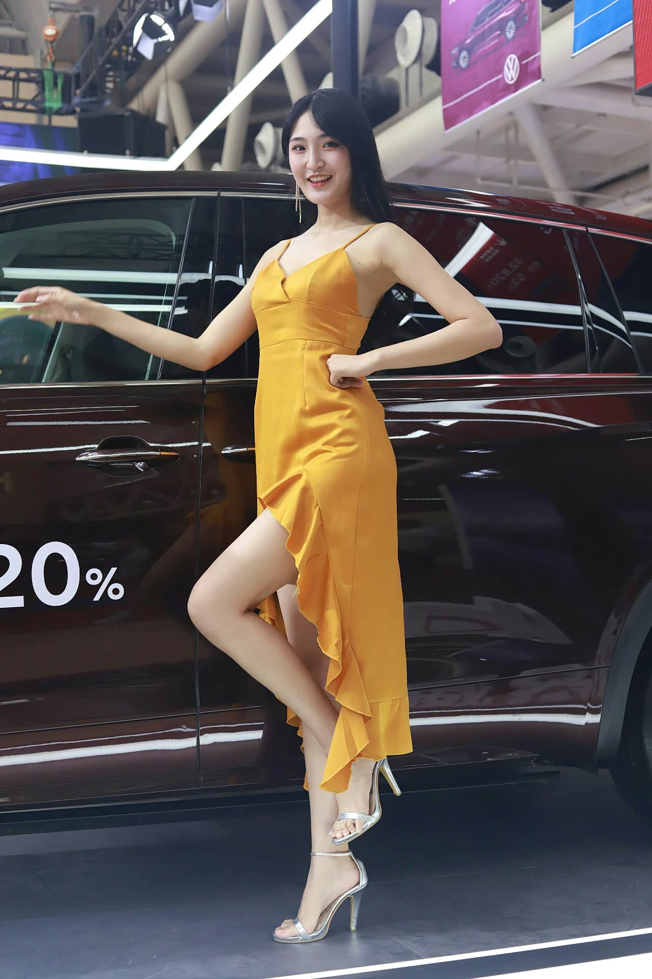 兰州国际车展上的车模