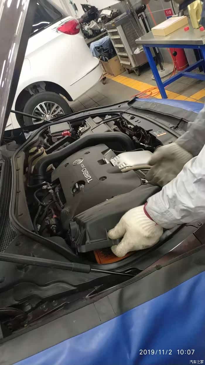 比你更关心你#携手别克9年,感谢凯越君越一路同行!保养作业贴