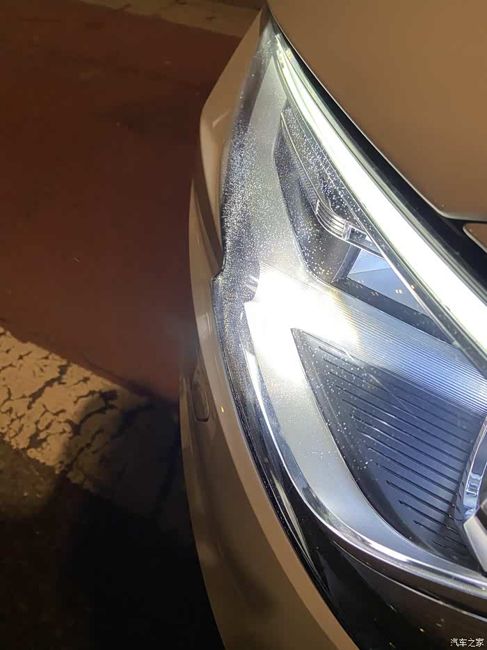 奥迪大灯居然不能用泡沫洗?