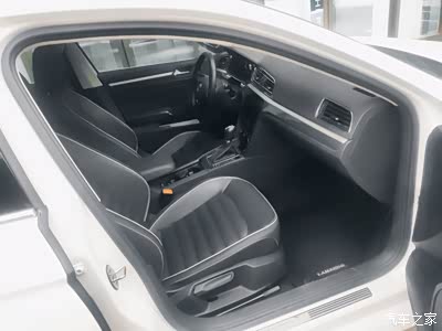 帅气凌渡街拍--年轻尽显魅力