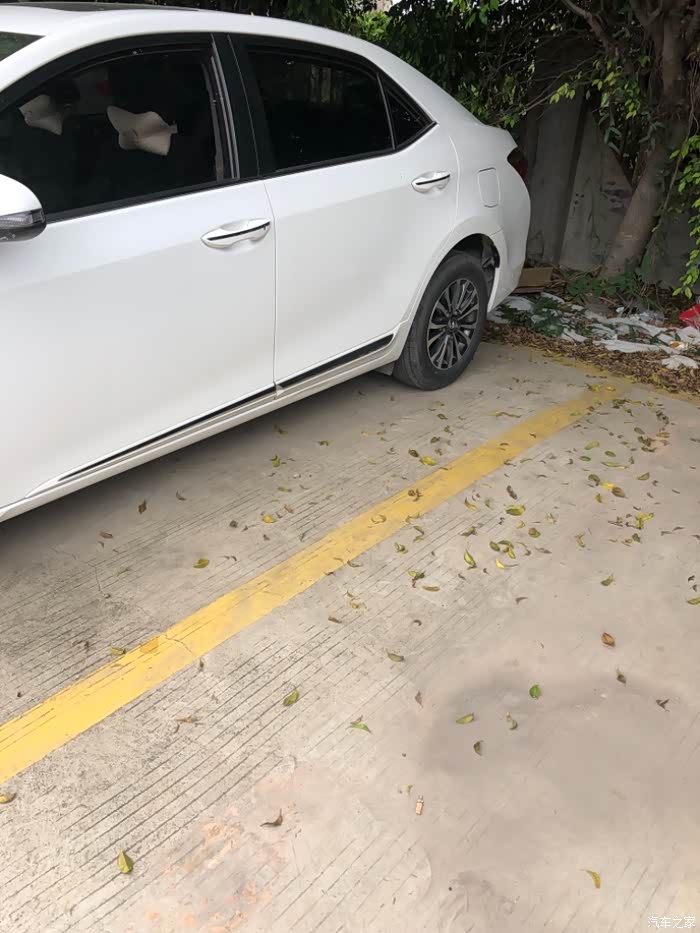 【图】侧裙下面凹进去修要多少钱?_卡罗拉论坛_汽车之家论坛