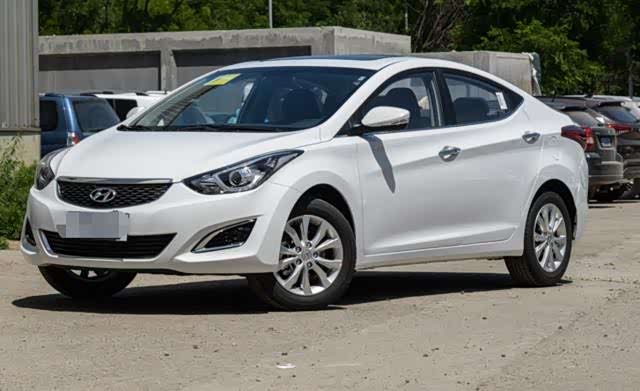 朗动外观非常炫酷车身采用的设计也很出色