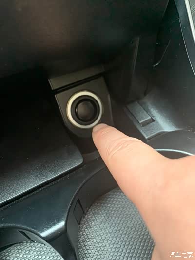 奔驰点烟器弹不出来怎么回事