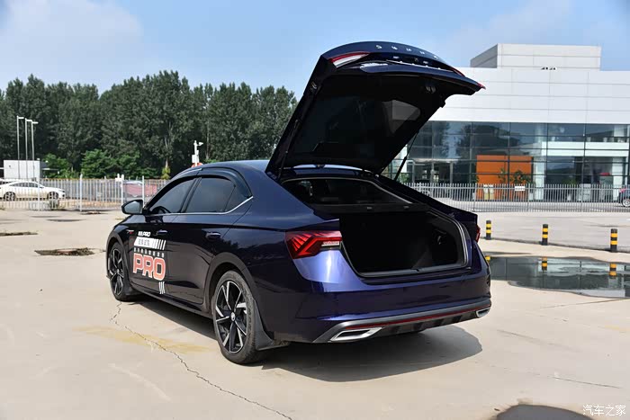 【图】#夏日的旅行探索#颜值实用两不误,试驾斯柯达明锐pro_明锐论坛