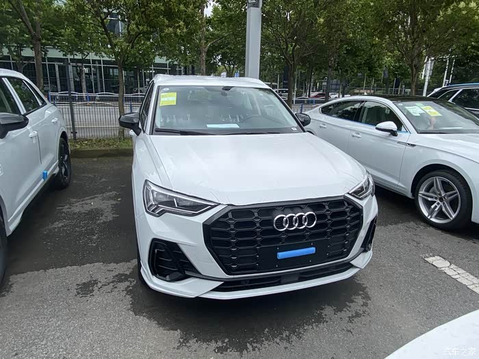 【图】坛里有人有白色动感q3加黑光包的图片吗_奥迪q3论坛_汽车之家